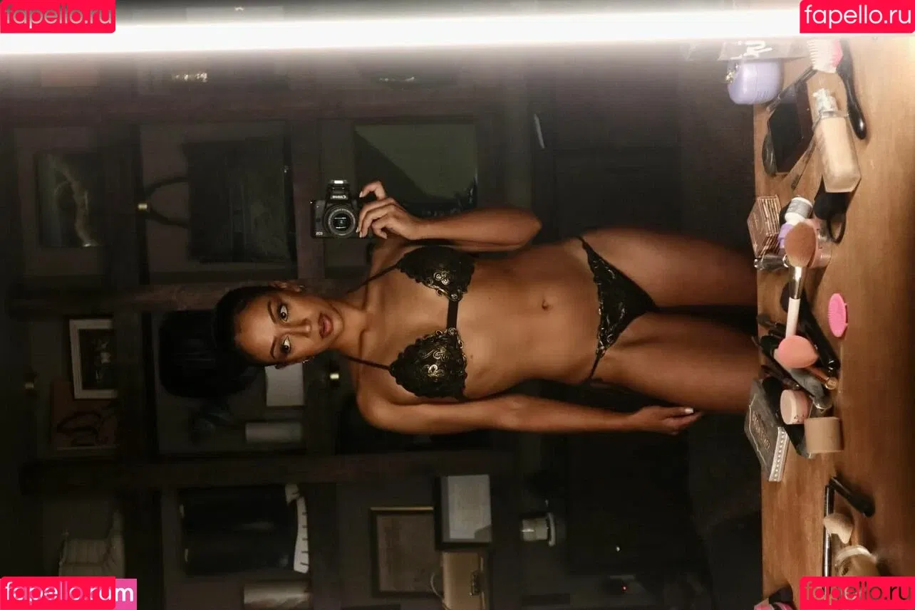 Liza Koshy / lizakoshy Onlyfans Photo Gallery 