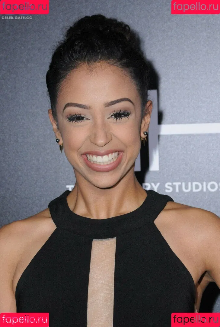 Liza Koshy / lizakoshy Onlyfans Photo Gallery 