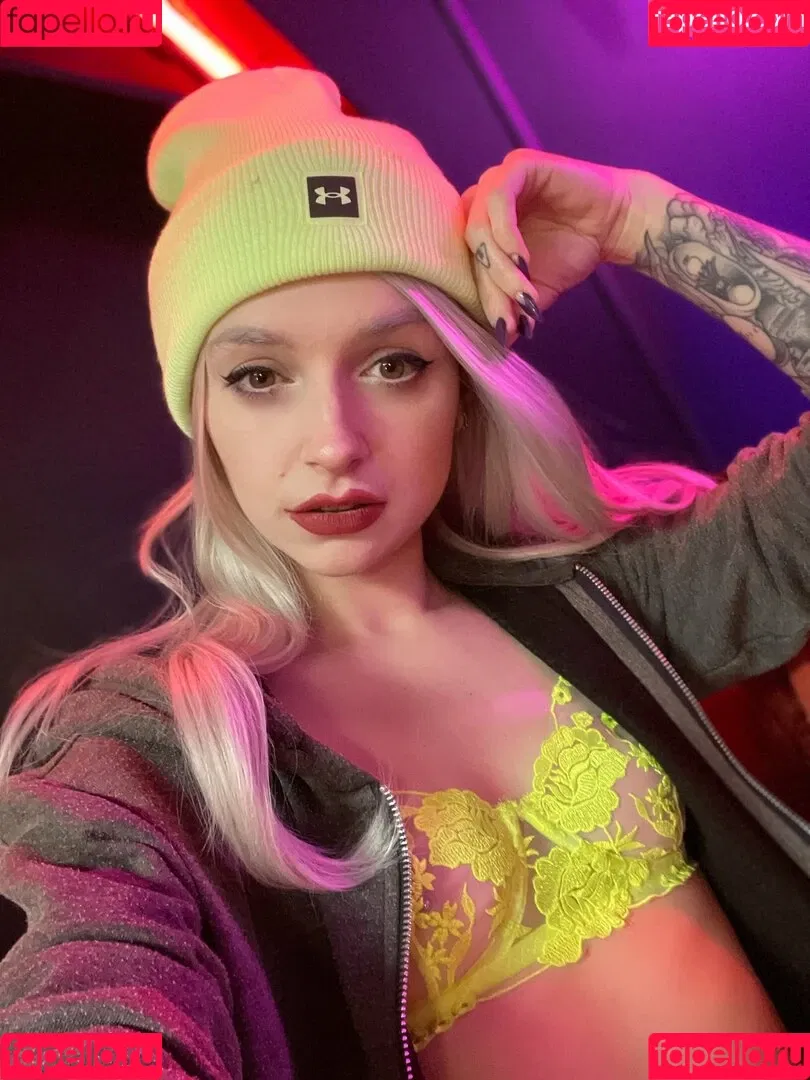 Poisonne / Poisonneus Onlyfans Photo Gallery 
