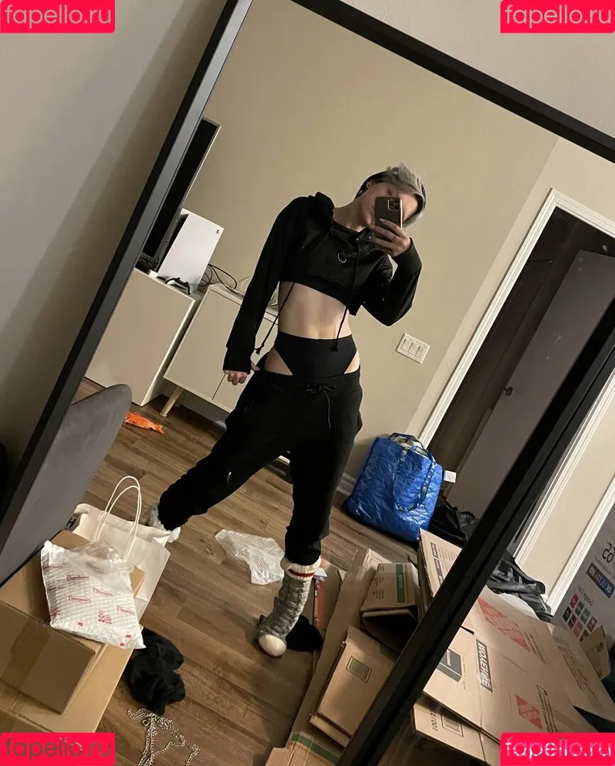 Poisonne / Poisonneus Onlyfans Photo Gallery 
