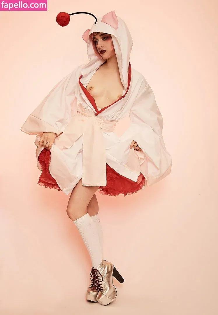 Poisonne / Poisonneus Onlyfans Photo Gallery 