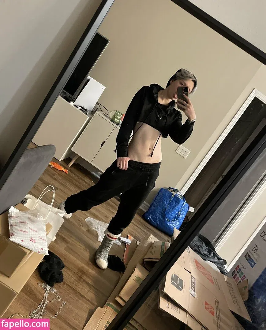 Poisonne / Poisonneus Onlyfans Photo Gallery 