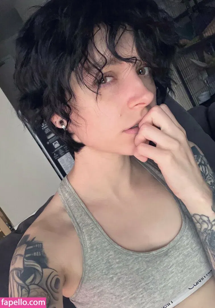 Poisonne / Poisonneus Onlyfans Photo Gallery 