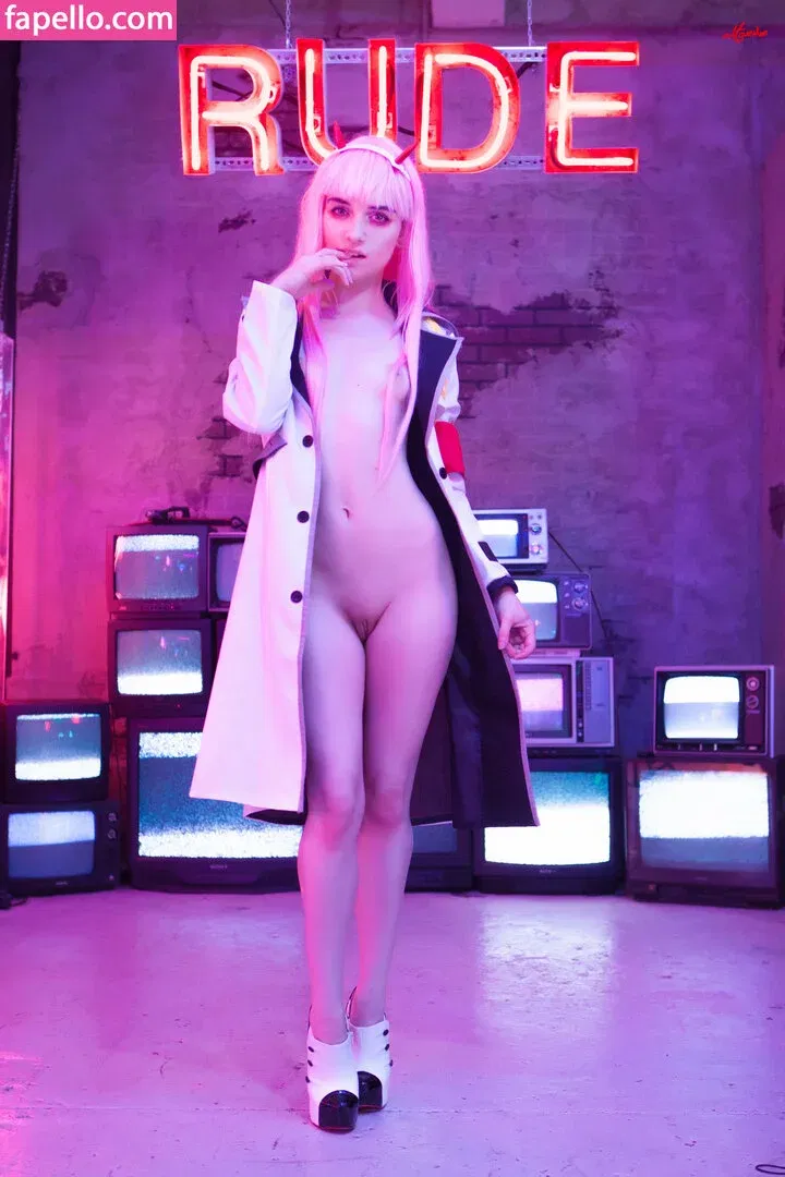 Poisonne / Poisonneus Onlyfans Photo Gallery 