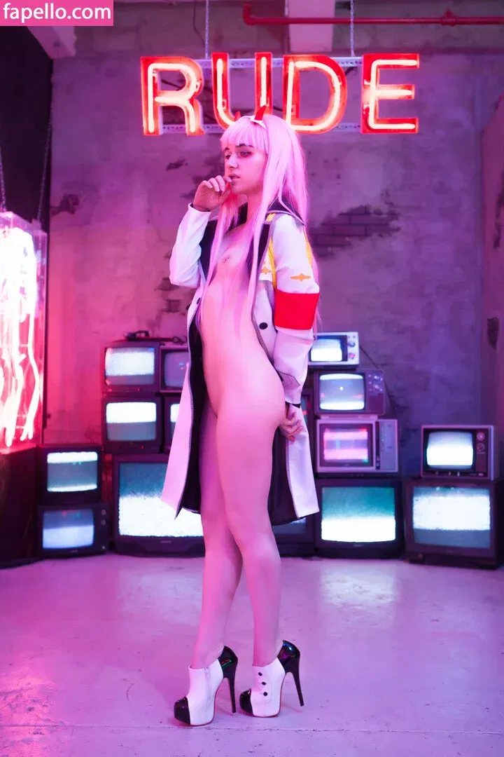 Poisonne / Poisonneus Onlyfans Photo Gallery 