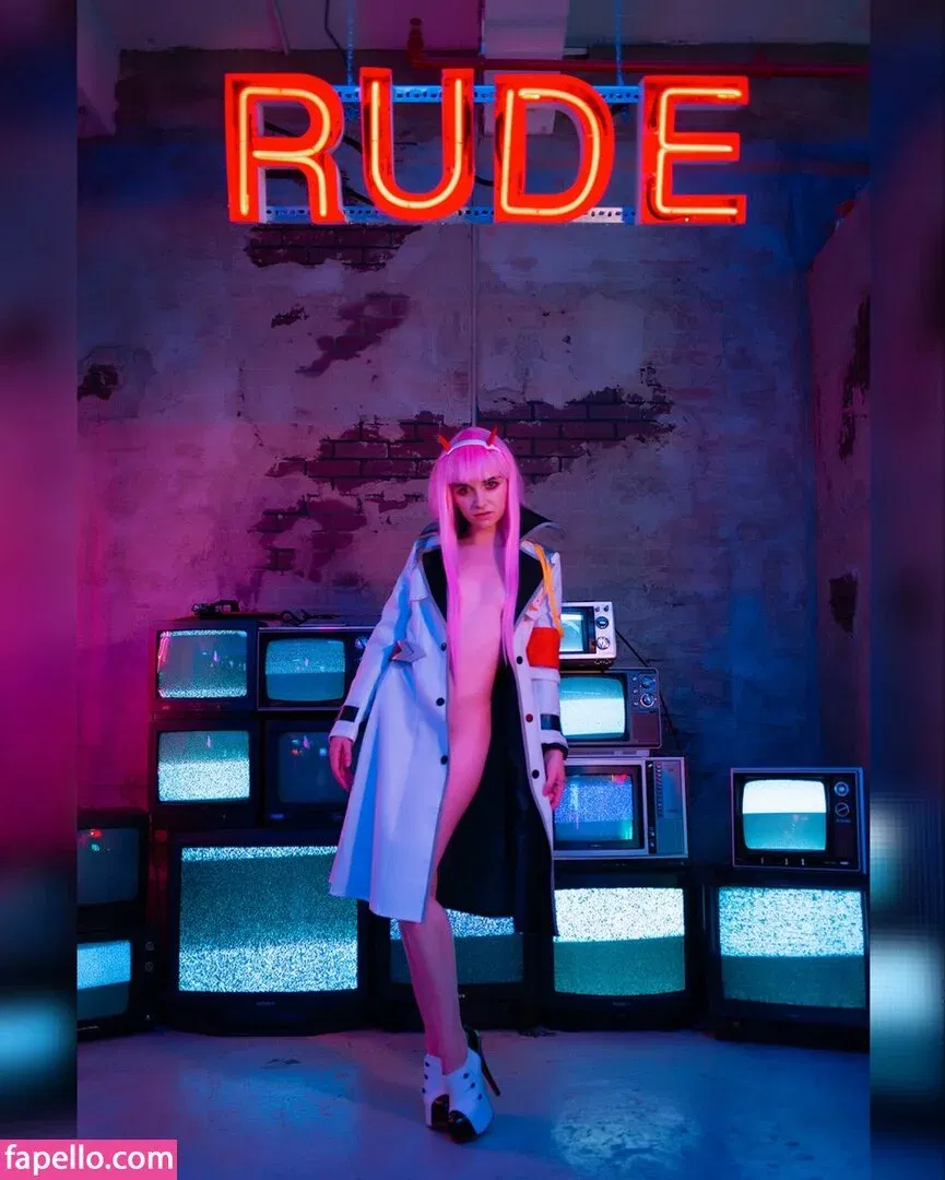 Poisonne / Poisonneus Onlyfans Photo Gallery 