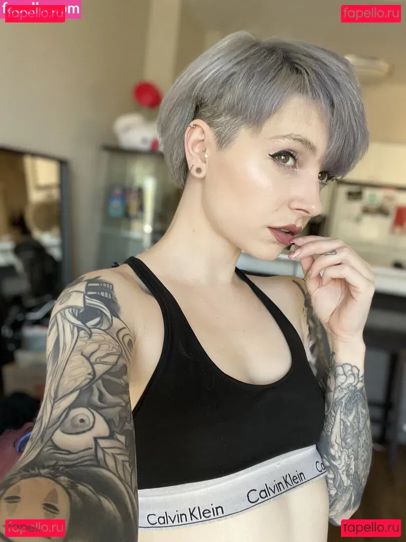 Poisonne / Poisonneus Onlyfans Photo Gallery 