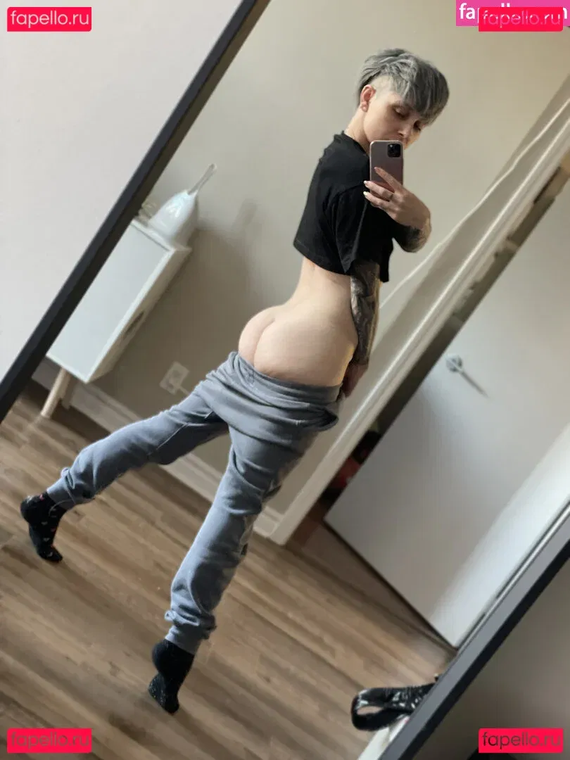 Poisonne / Poisonneus Onlyfans Photo Gallery 