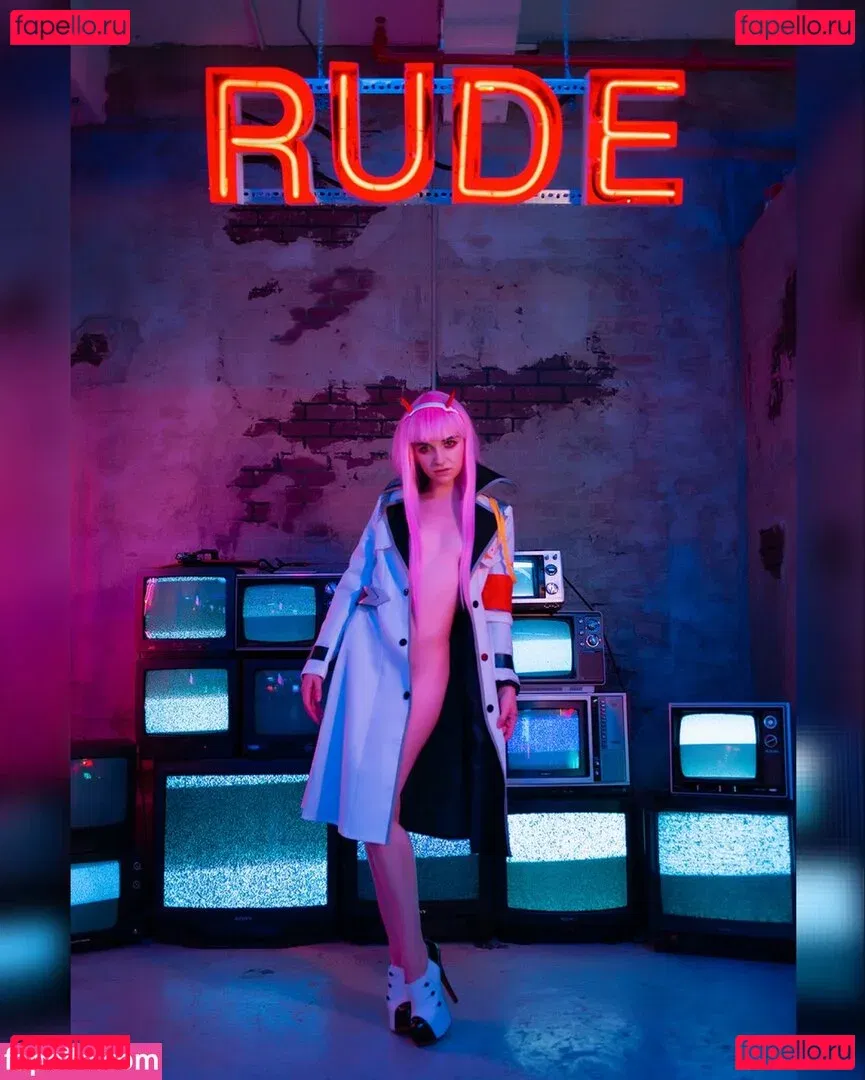 Poisonne / Poisonneus Onlyfans Photo Gallery 