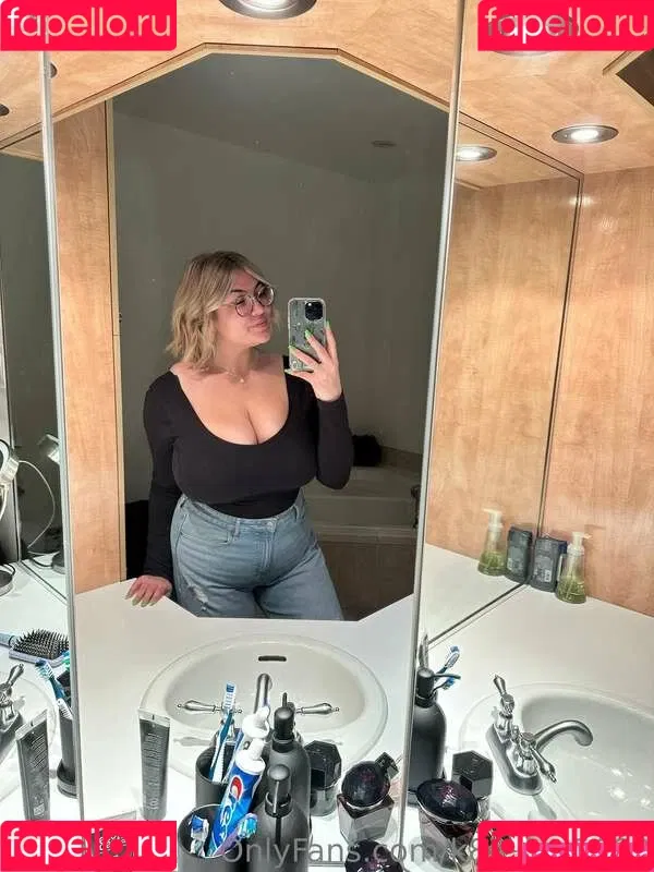 boobsrealm_com / k8it_lyn5683 / thetopmodelstv Onlyfans Photo Gallery 