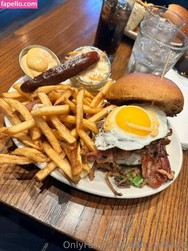 boobsrealm_com / k8it_lyn5683 / thetopmodelstv Onlyfans Photo Gallery 