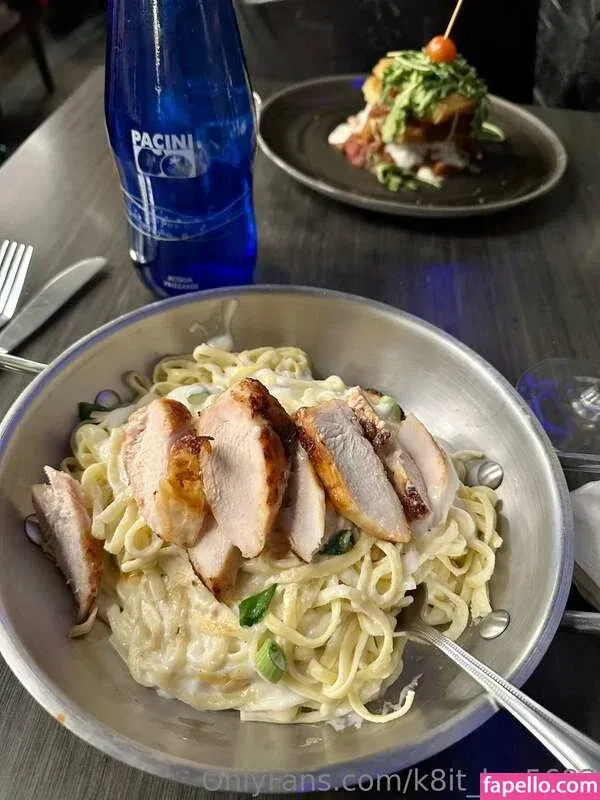 boobsrealm_com / k8it_lyn5683 / thetopmodelstv Onlyfans Photo Gallery 