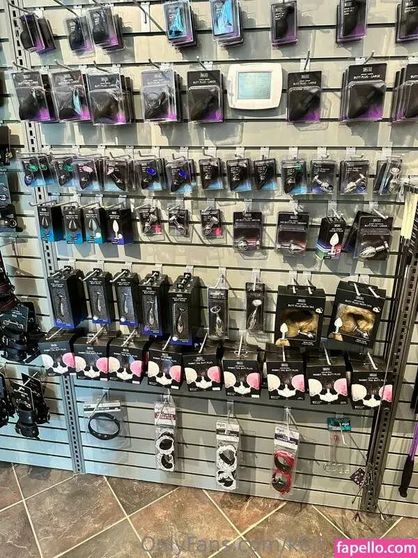 boobsrealm_com / k8it_lyn5683 / thetopmodelstv Onlyfans Photo Gallery 