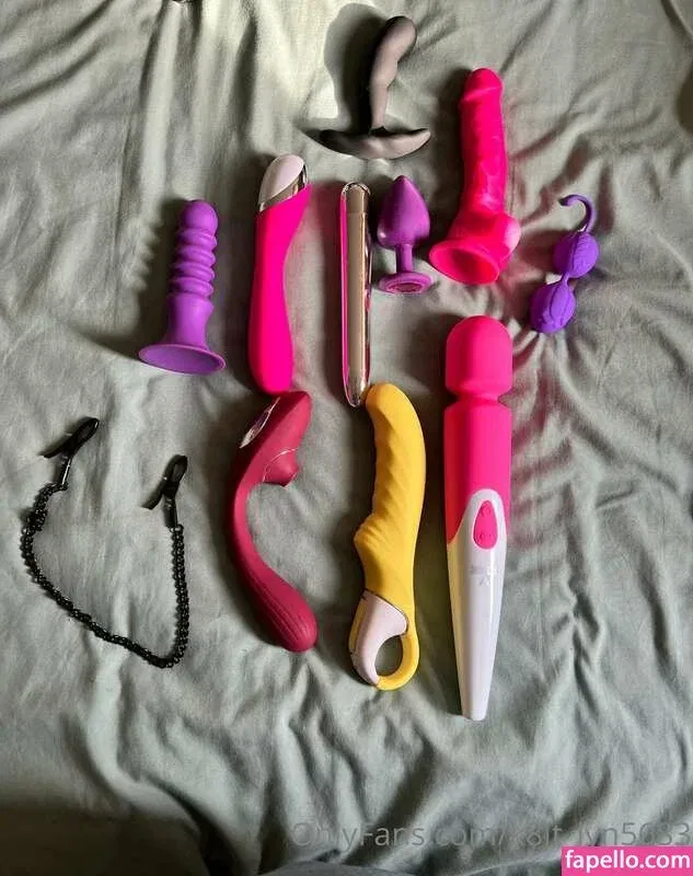 boobsrealm_com / k8it_lyn5683 / thetopmodelstv Onlyfans Photo Gallery 