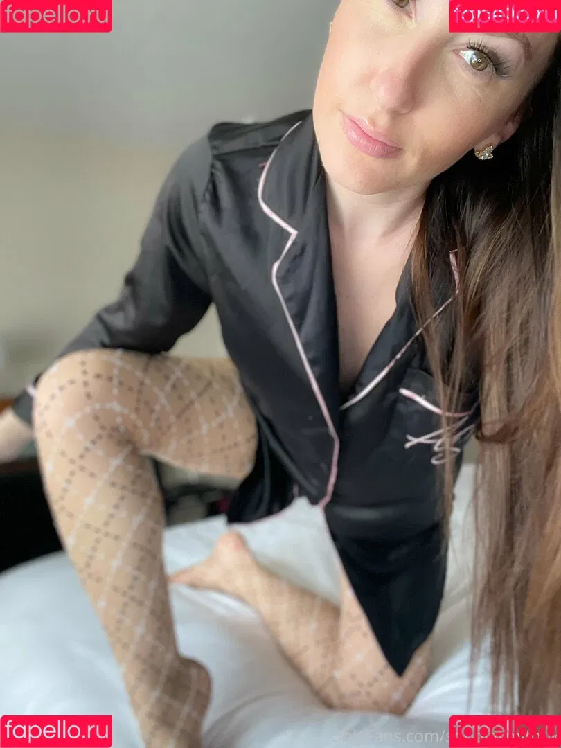 sophiasmithuk / sophiaxsmith Onlyfans Photo Gallery 