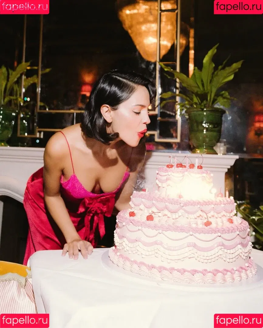Eiza Gonzalez / eizagonzalez / elisagonz Onlyfans Photo Gallery 