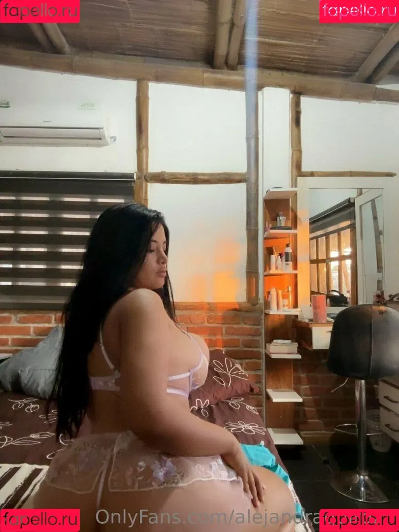 Alejandra Quiroz / alejandraquiroz_f Onlyfans Photo Gallery 