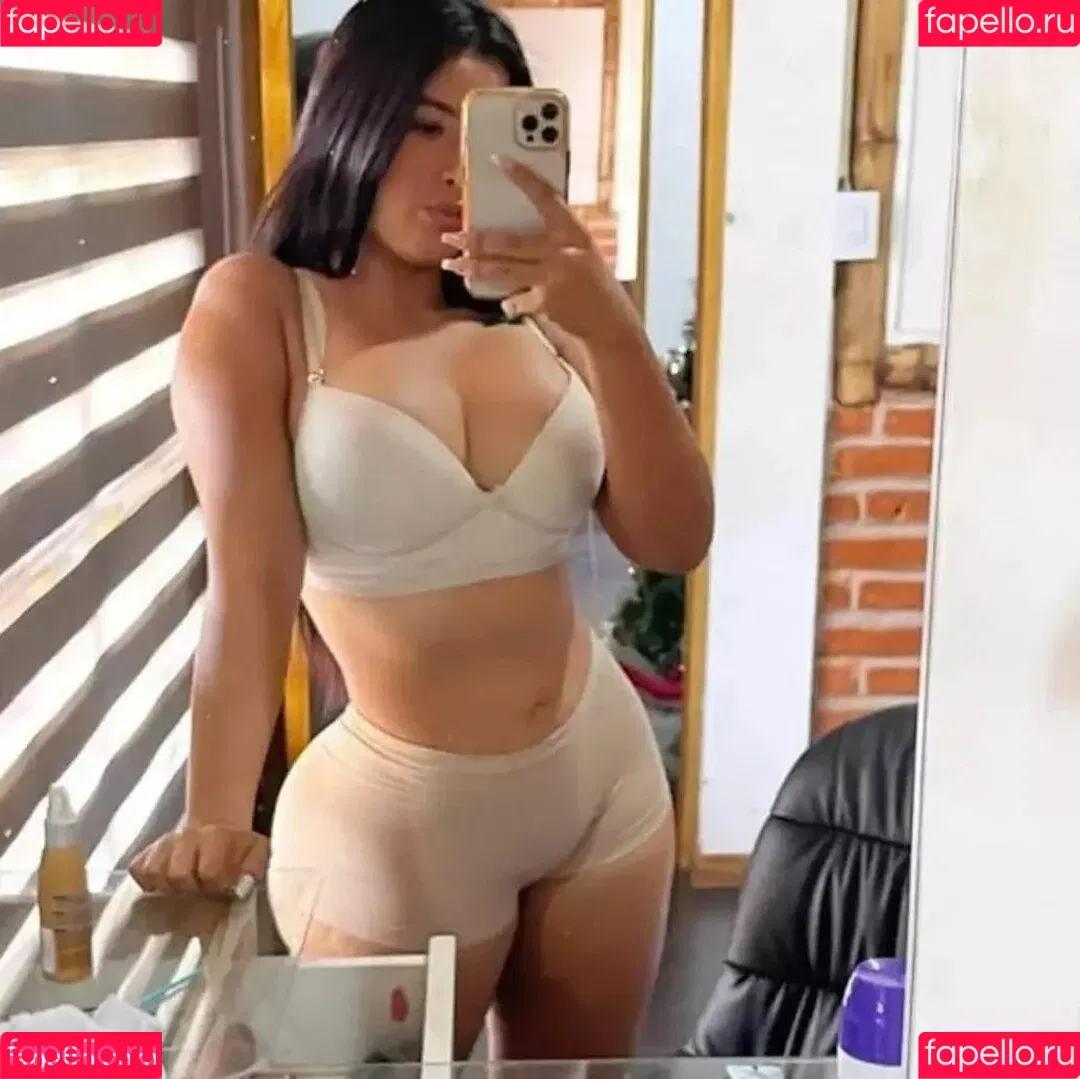 Alejandra Quiroz / alejandraquiroz_f Onlyfans Photo Gallery 