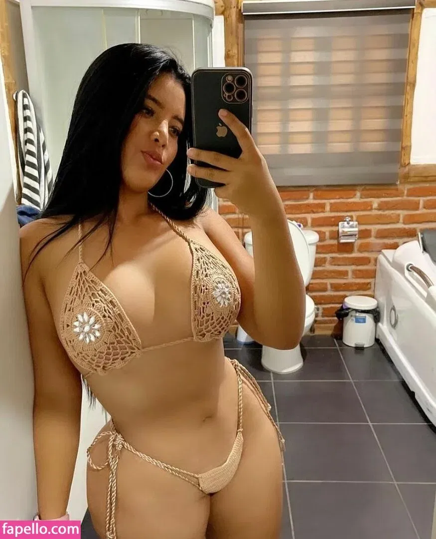 Alejandra Quiroz / alejandraquiroz_f Onlyfans Photo Gallery 