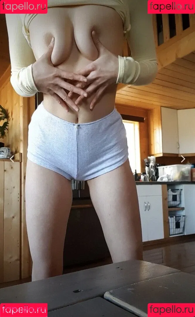 kalemia / lil_hanne / lilhanne Onlyfans Photo Gallery 