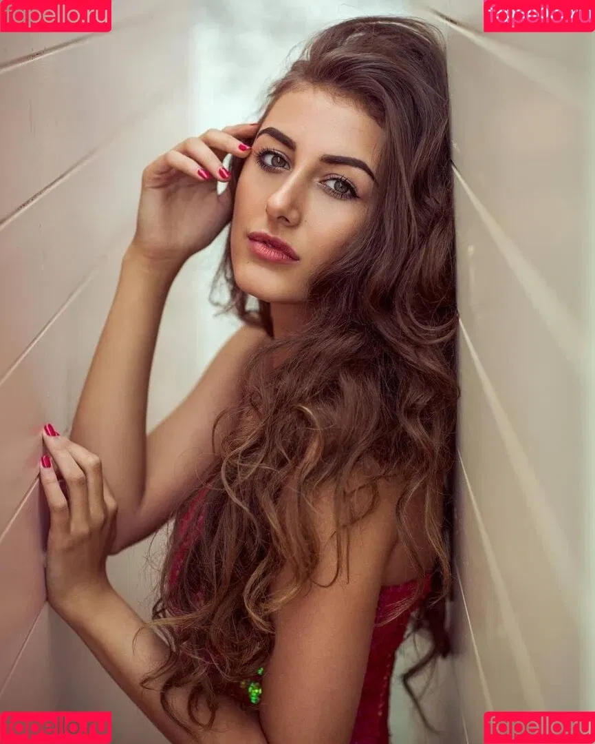 Chloe Veitch / chloeveitchofficial Onlyfans Photo Gallery 