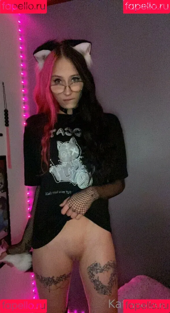 KatWoods / Katsstoned Onlyfans Photo Gallery 