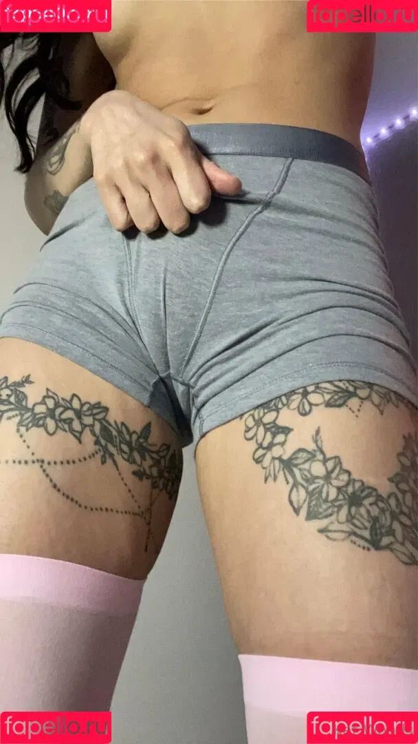 KatWoods / Katsstoned Onlyfans Photo Gallery 