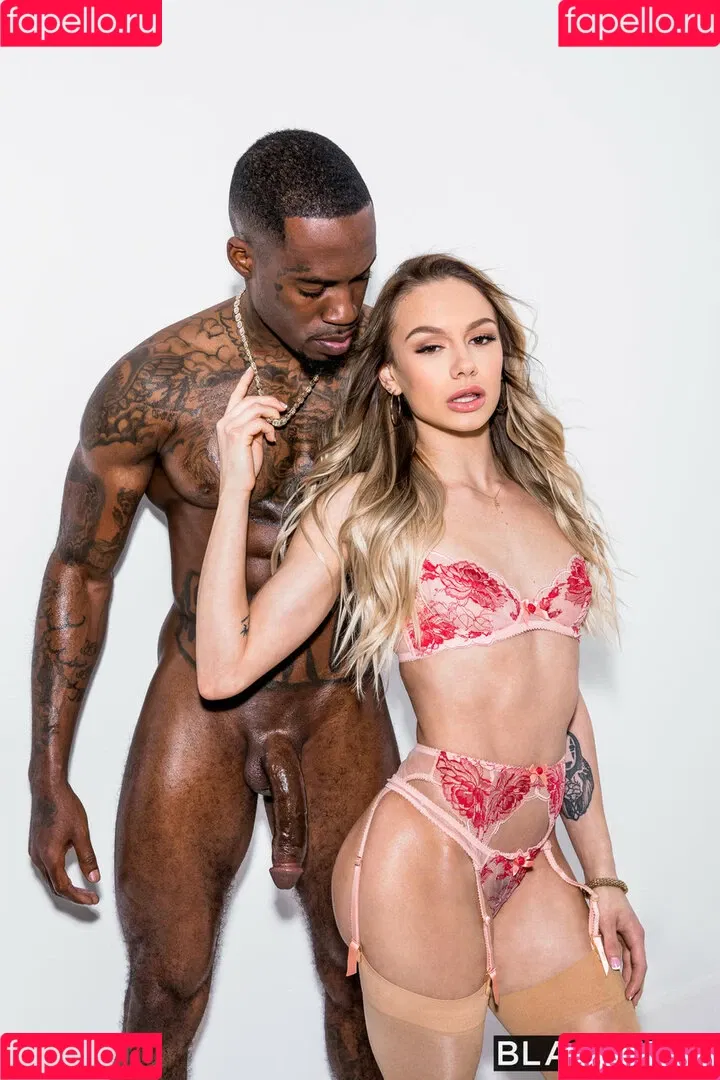Naomi Swann / naomi_swann / naomiswann / naomiswann.x223 Onlyfans Photo Gallery 