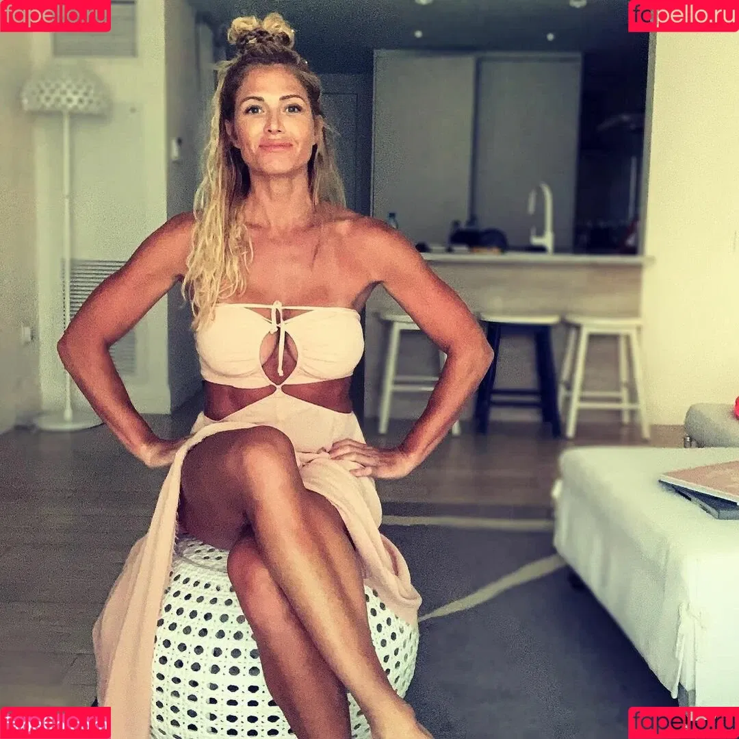 Torrie Wilson / torriewilson Onlyfans Photo Gallery 