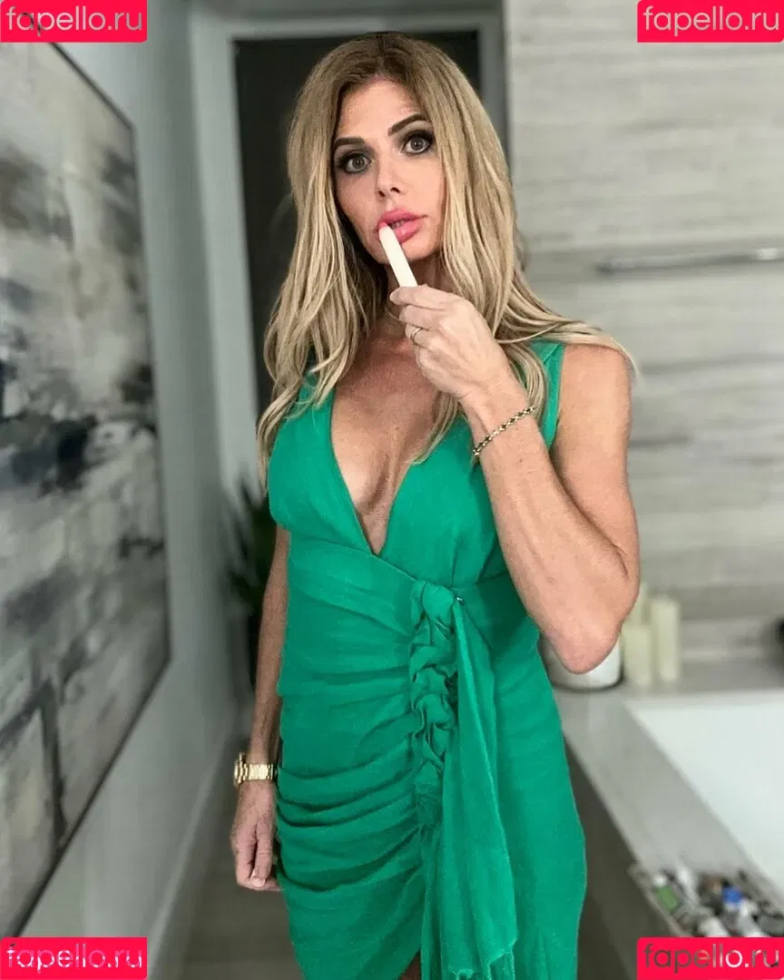Torrie Wilson / torriewilson Onlyfans Photo Gallery 