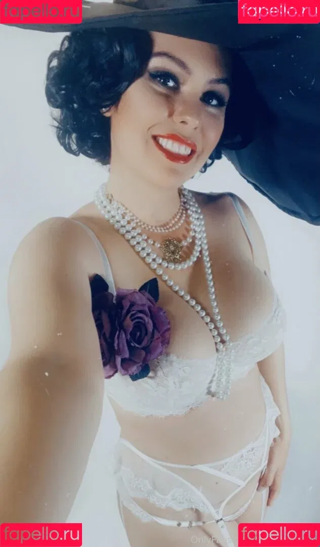 Danielle Pavluk / DannyCozplay Onlyfans Photo Gallery 