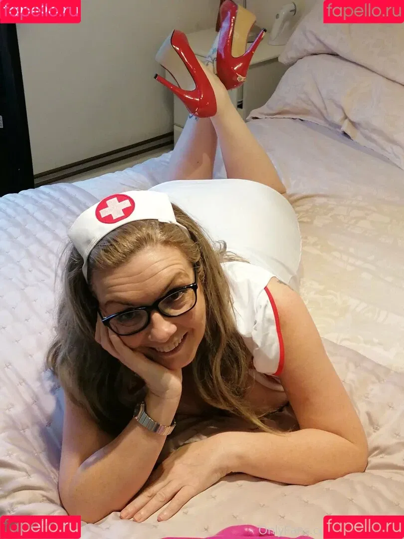 carla.anngg / glamgran56 Onlyfans Photo Gallery 