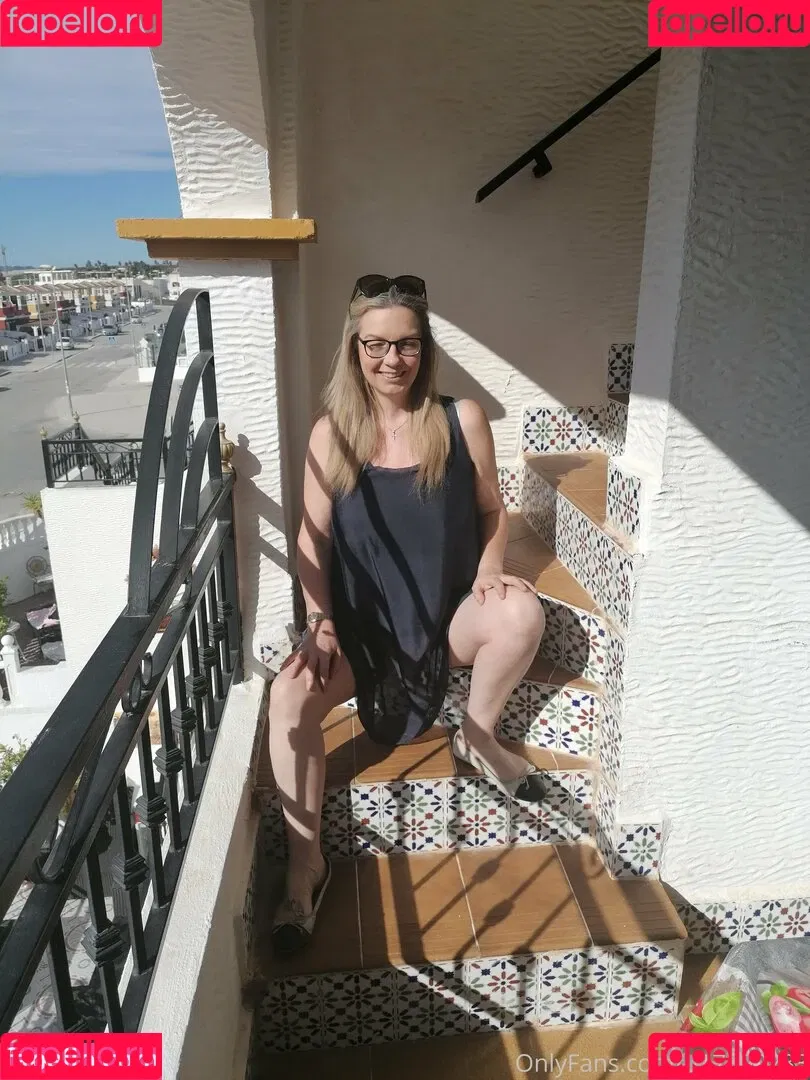 carla.anngg / glamgran56 Onlyfans Photo Gallery 