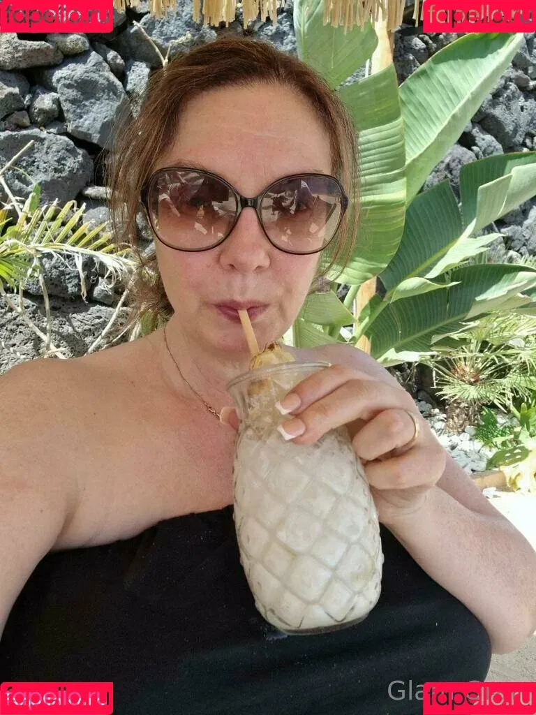 carla.anngg / glamgran56 Onlyfans Photo Gallery 