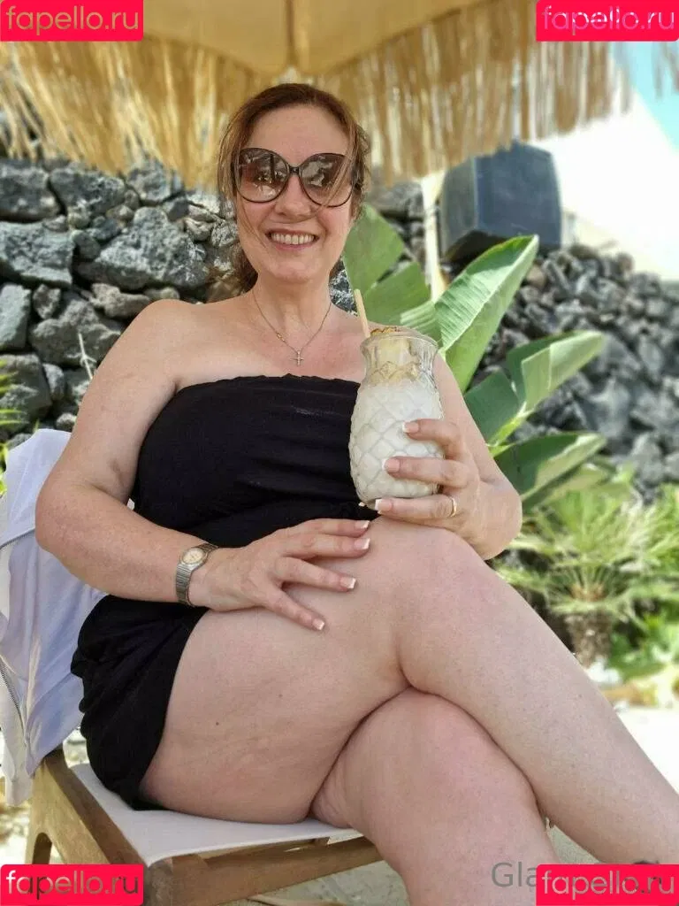 carla.anngg / glamgran56 Onlyfans Photo Gallery 