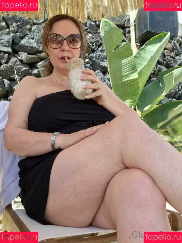 carla.anngg / glamgran56 Onlyfans Photo Gallery 