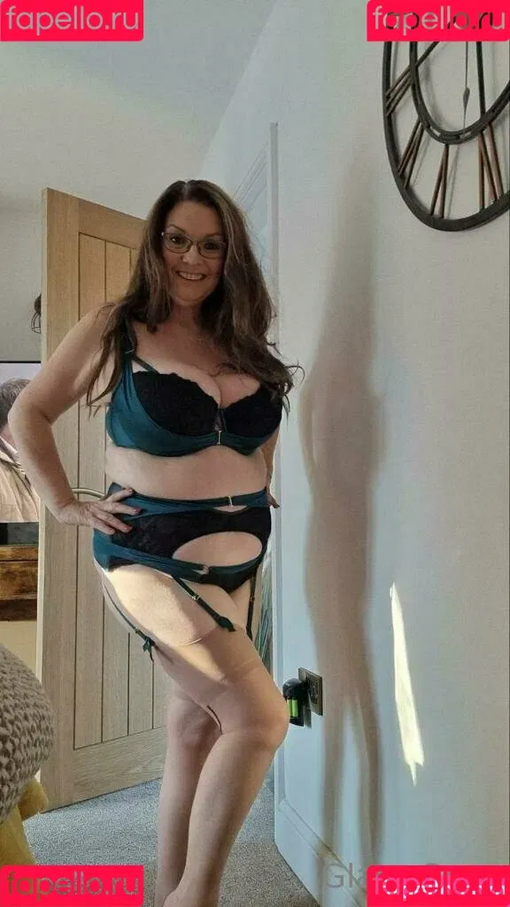 carla.anngg / glamgran56 Onlyfans Photo Gallery 