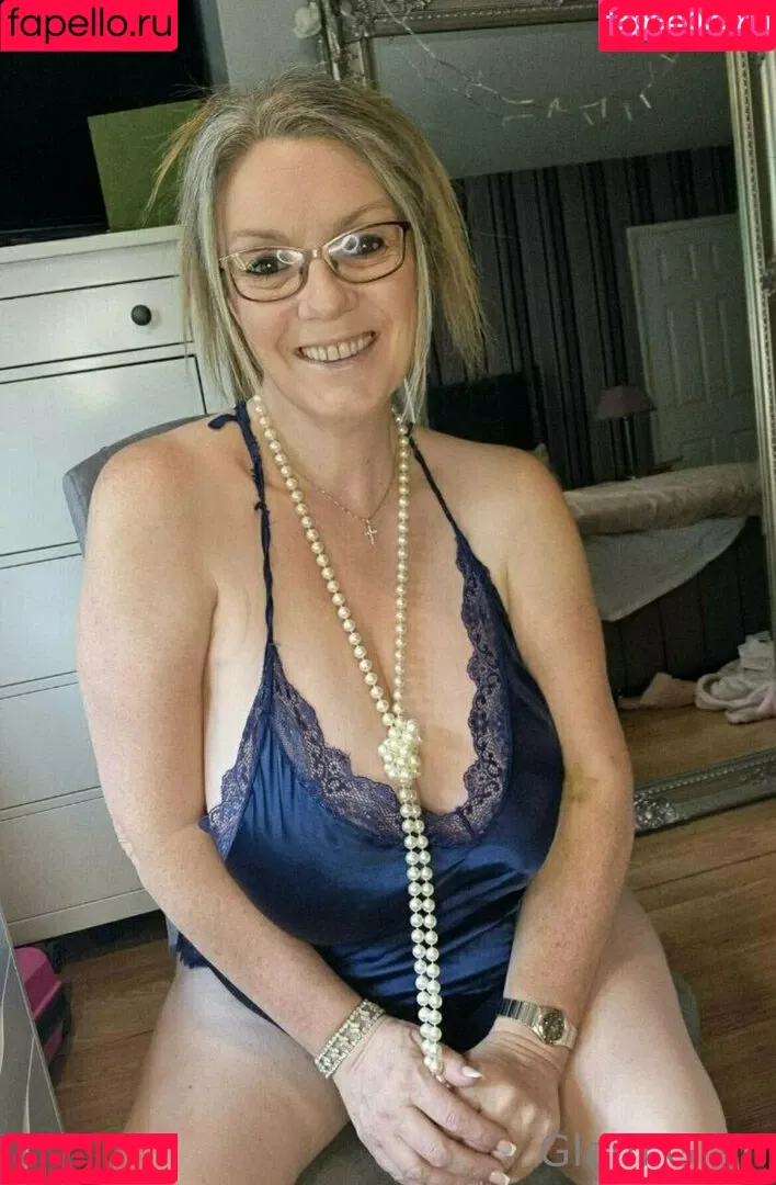 carla.anngg / glamgran56 Onlyfans Photo Gallery 