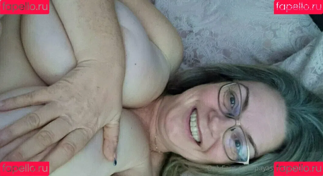 carla.anngg / glamgran56 Onlyfans Photo Gallery 