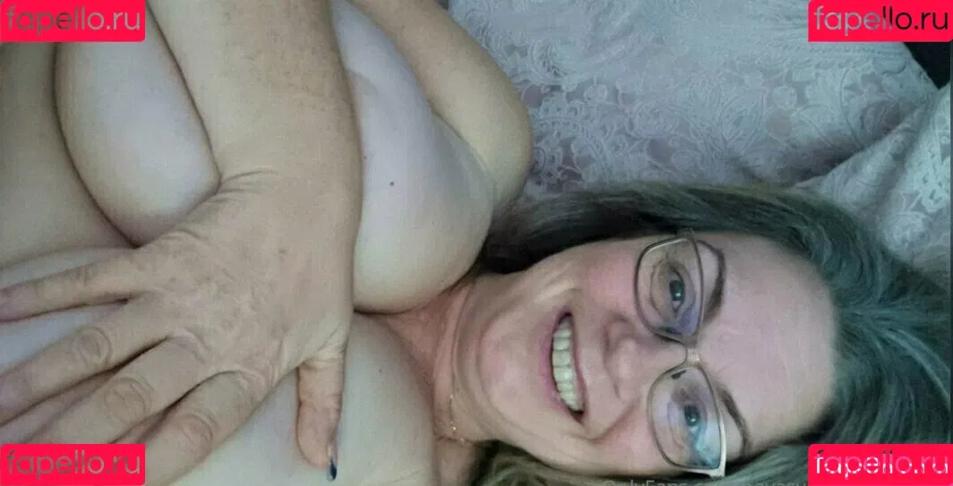 carla.anngg / glamgran56 Onlyfans Photo Gallery 