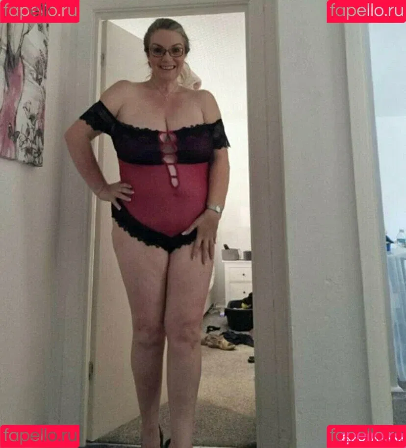 carla.anngg / glamgran56 Onlyfans Photo Gallery 