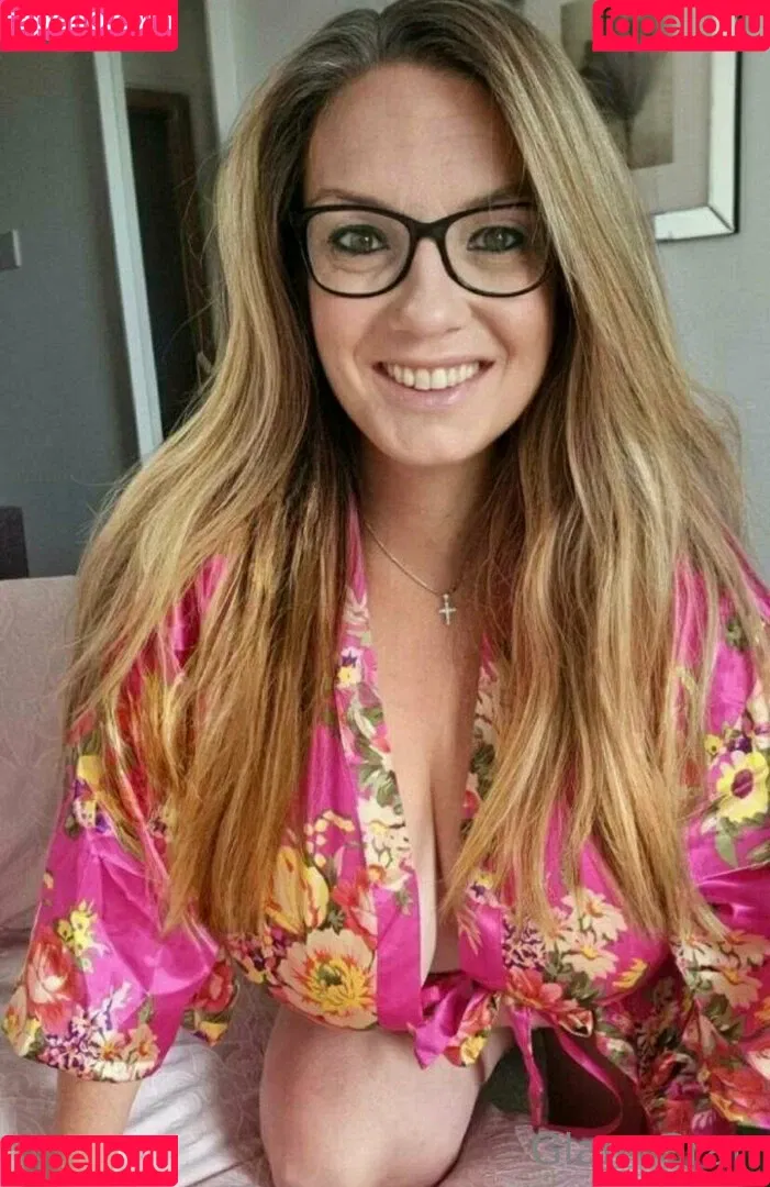 carla.anngg / glamgran56 Onlyfans Photo Gallery 
