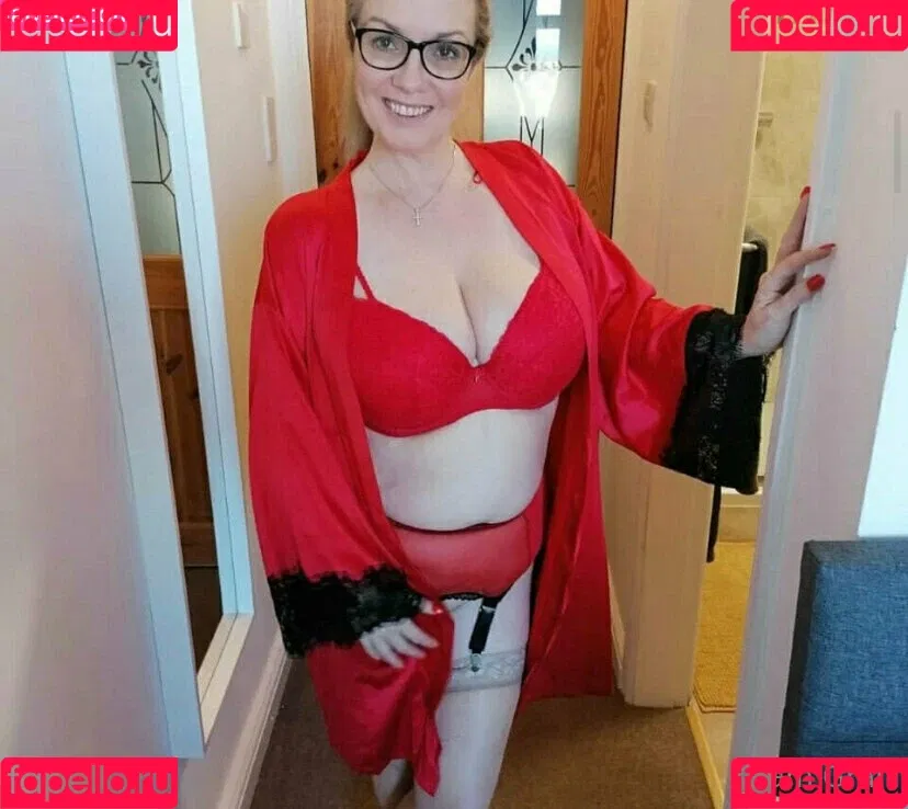 carla.anngg / glamgran56 Onlyfans Photo Gallery 