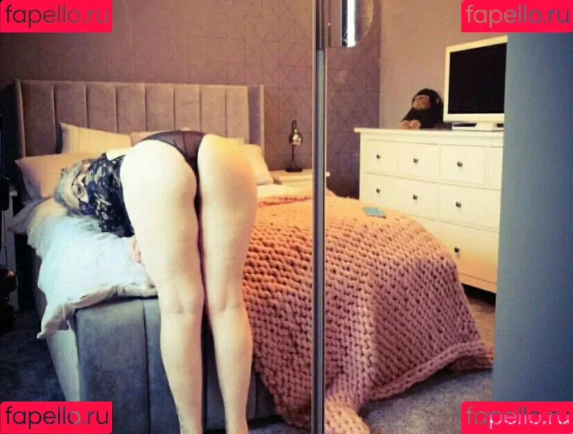 carla.anngg / glamgran56 Onlyfans Photo Gallery 