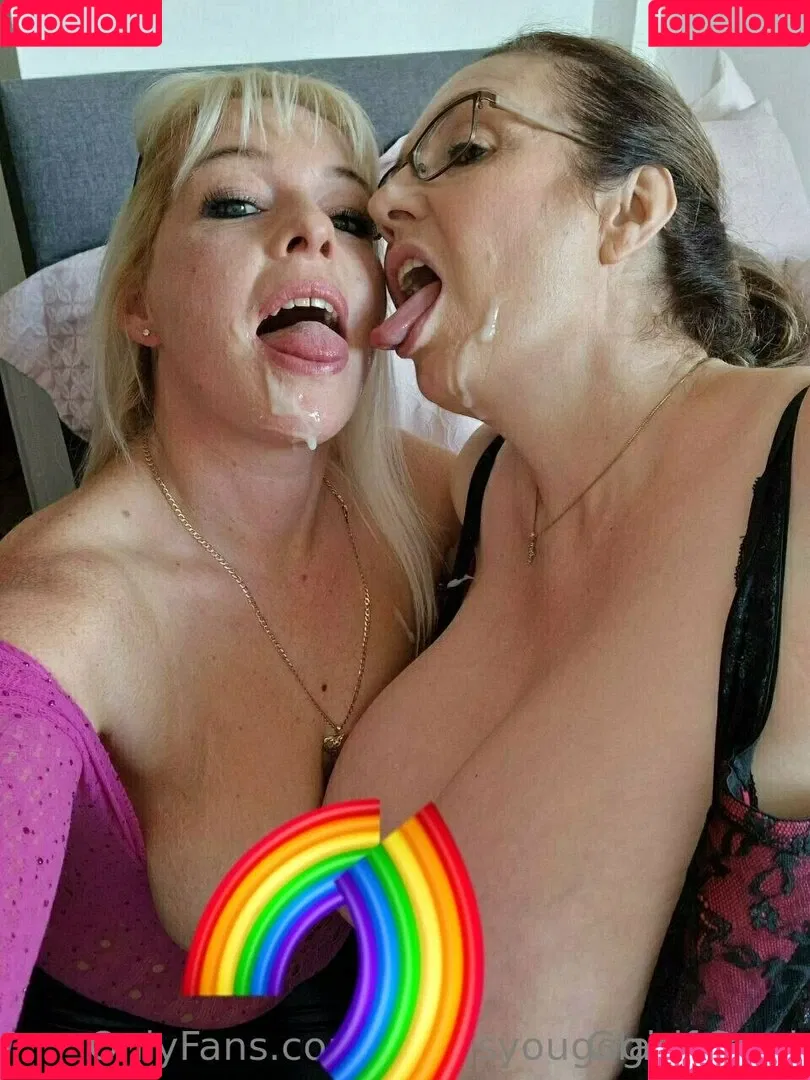 carla.anngg / glamgran56 Onlyfans Photo Gallery 
