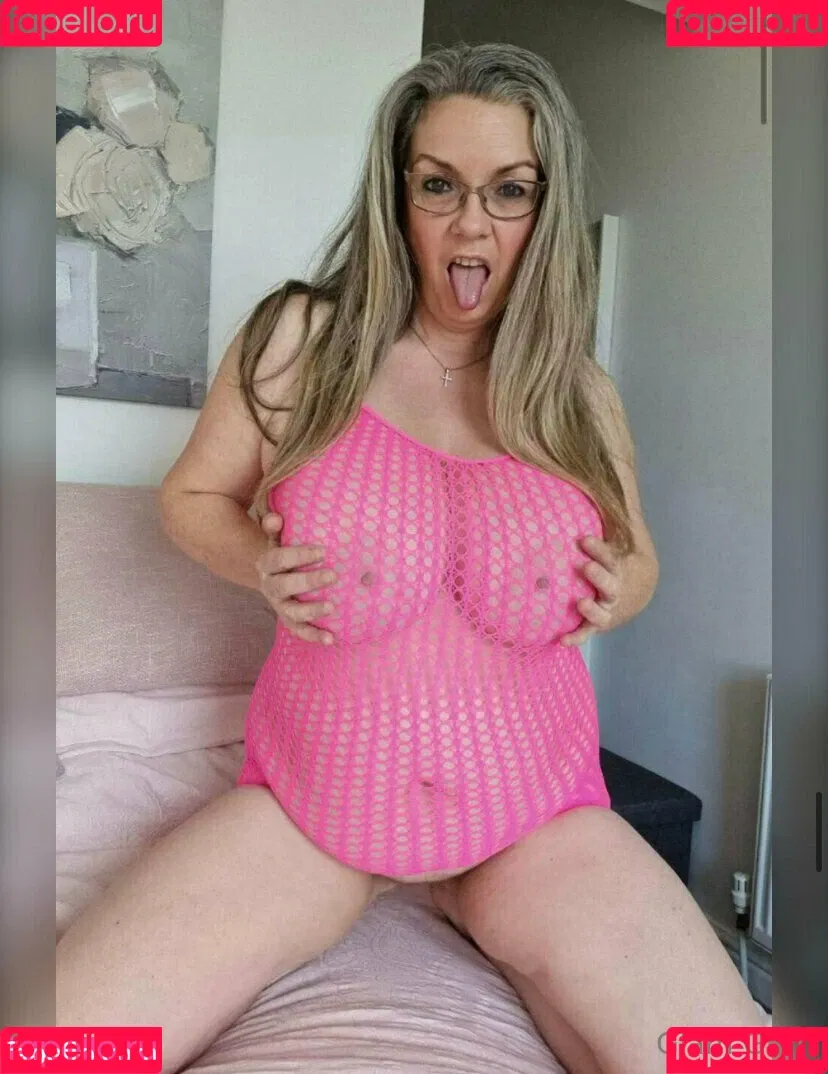 carla.anngg / glamgran56 Onlyfans Photo Gallery 