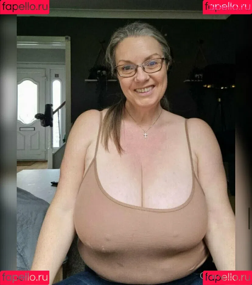 carla.anngg / glamgran56 Onlyfans Photo Gallery 