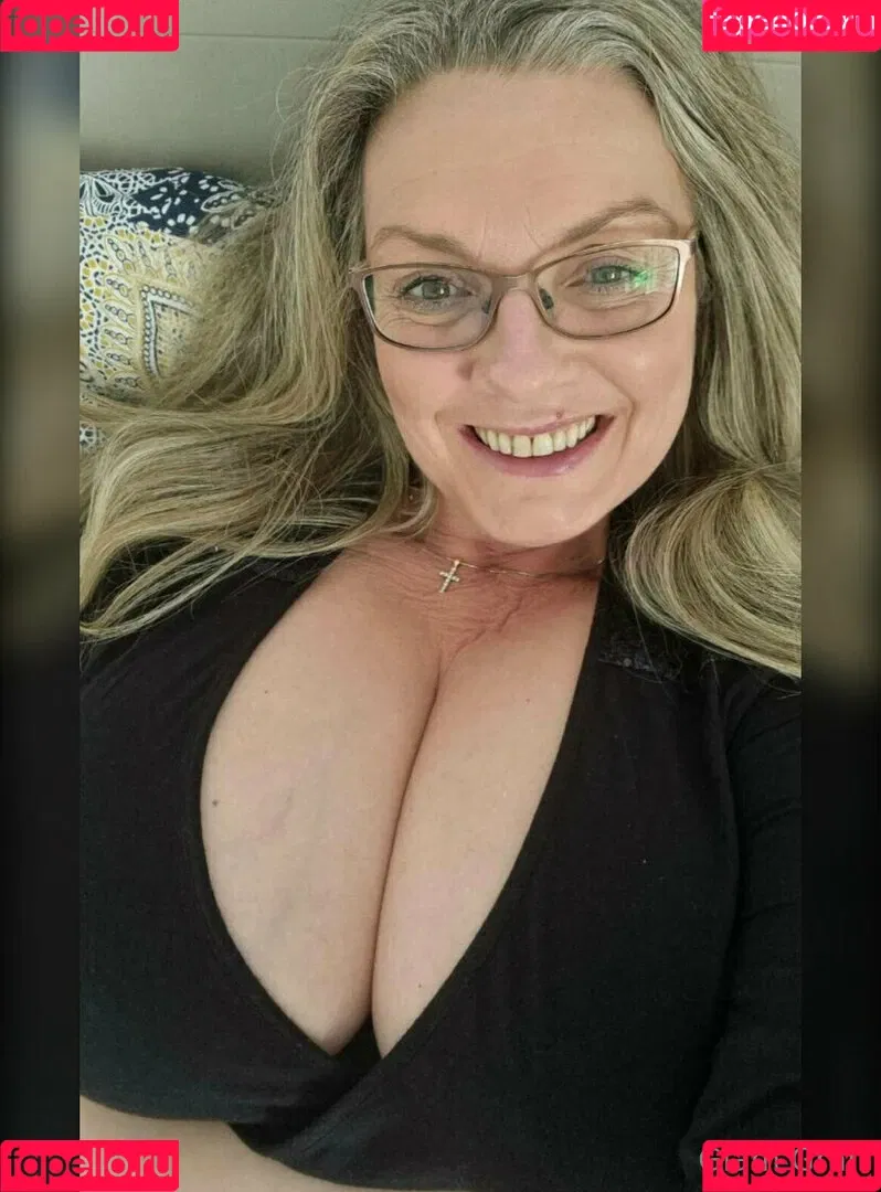 carla.anngg / glamgran56 Onlyfans Photo Gallery 