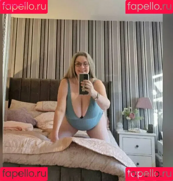 carla.anngg / glamgran56 Onlyfans Photo Gallery 