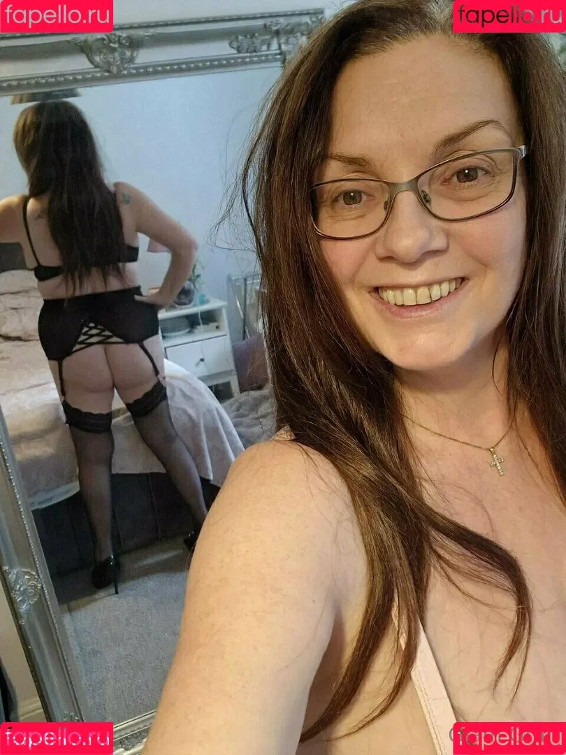 carla.anngg / glamgran56 Onlyfans Photo Gallery 
